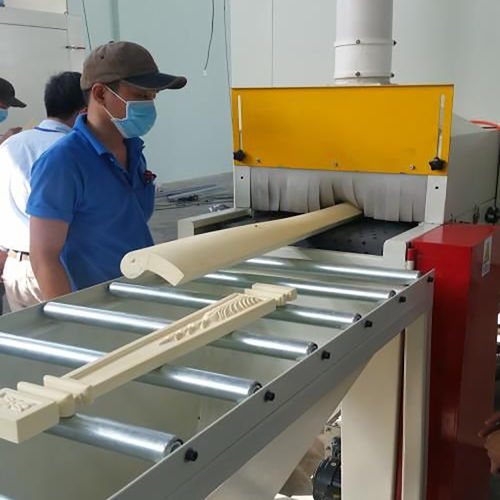 武漢輸送式平板自動噴砂機 高效去氧化皮，提升涂層附著力技術解析